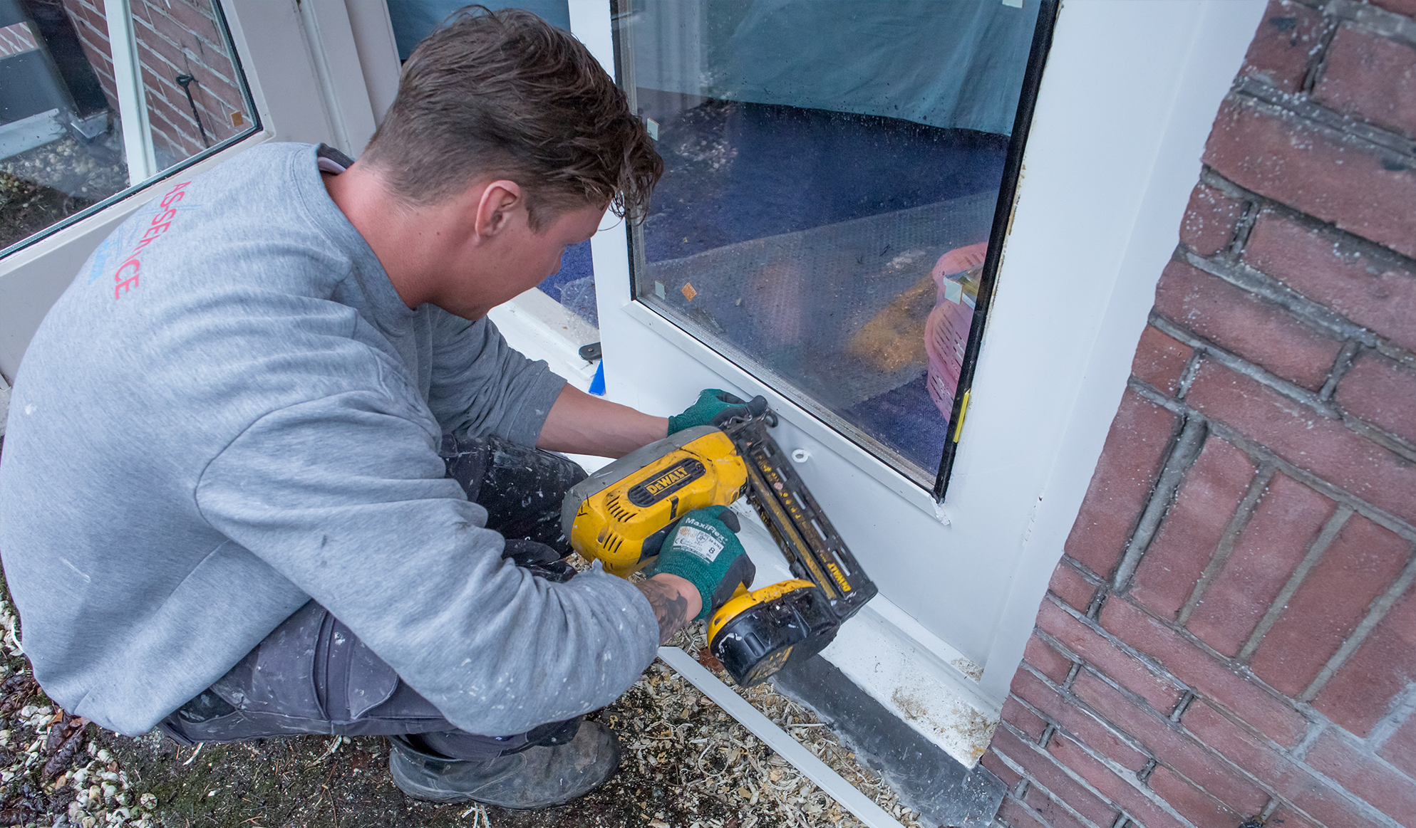 Apparaat spuit isolatie in spouwmuur